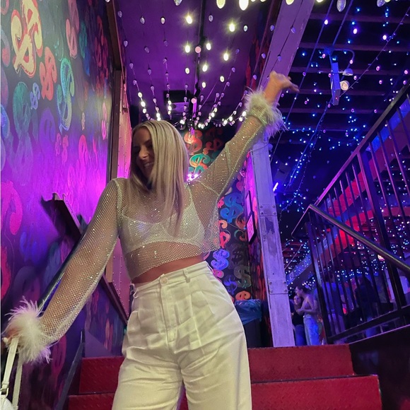 White Fox Day And Night Long Sleeve Crop White - Picture 2 of 3